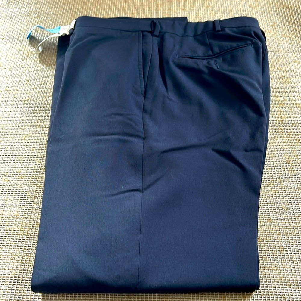Land End dress pants. Great condition. Flat front. Navy blue. Size 36.